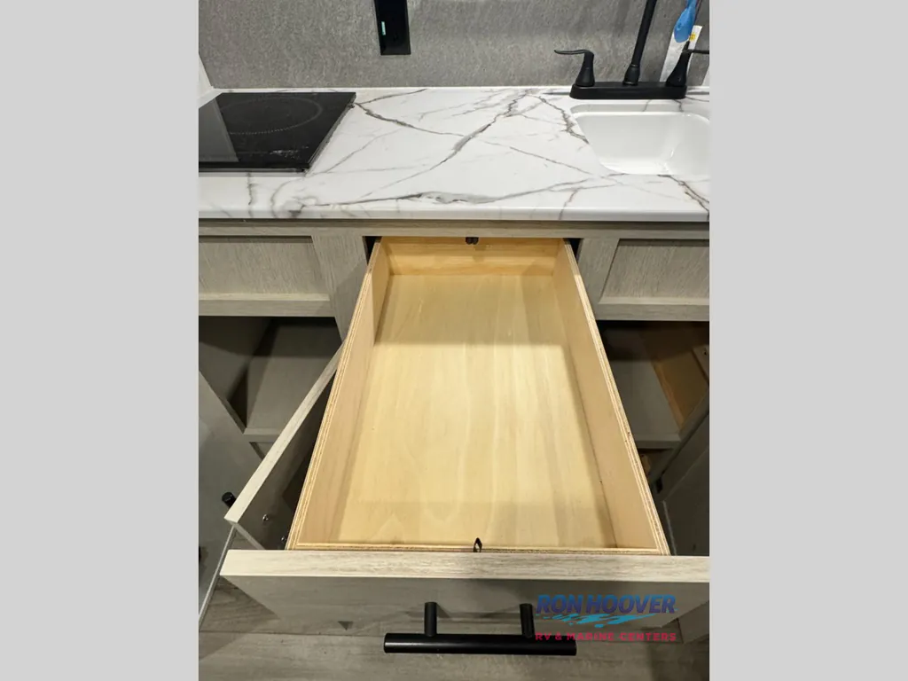 2026 Shasta Compact 17LB, Photos photo 22