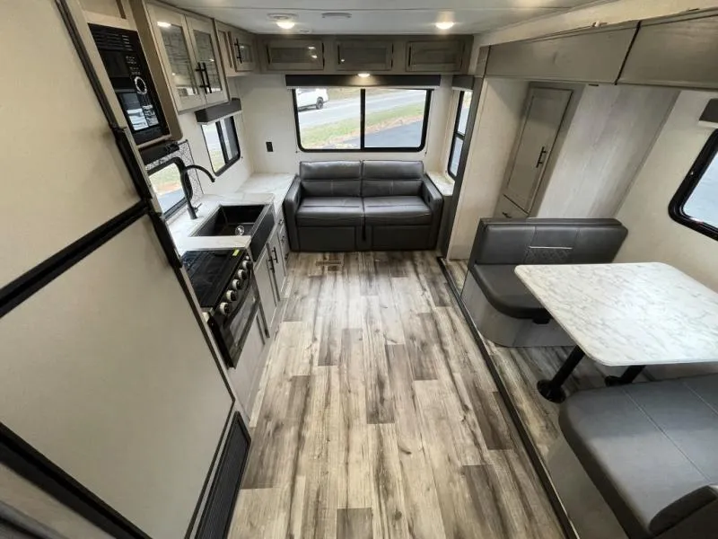 2023 Dutchmen Coleman Light 2515RL - Photo 3