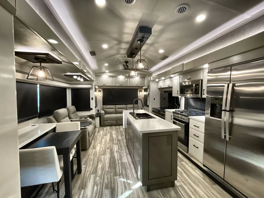 2025 Jayco Pinnacle 36FBTS, Photos photo 2
