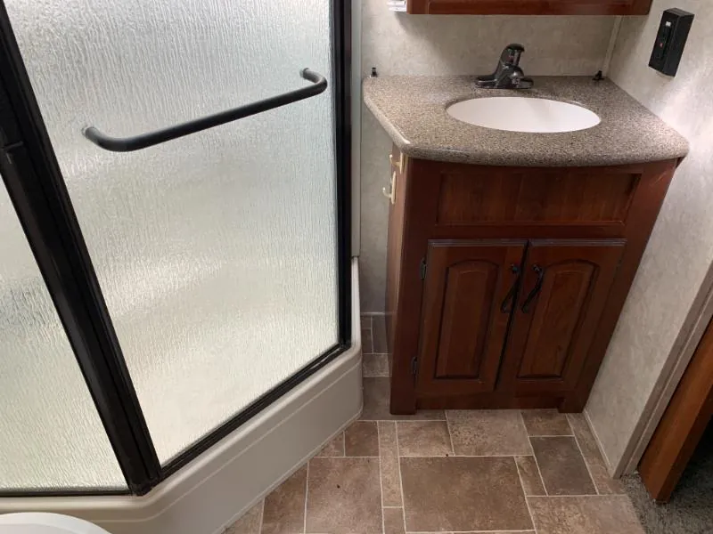 2014 Keystone Montana 3100RL, Photos photo 25