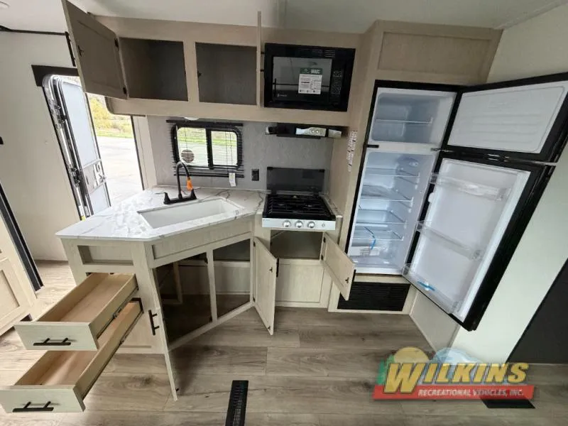 2026 Shasta RVs Shasta 31QB - Photo 2