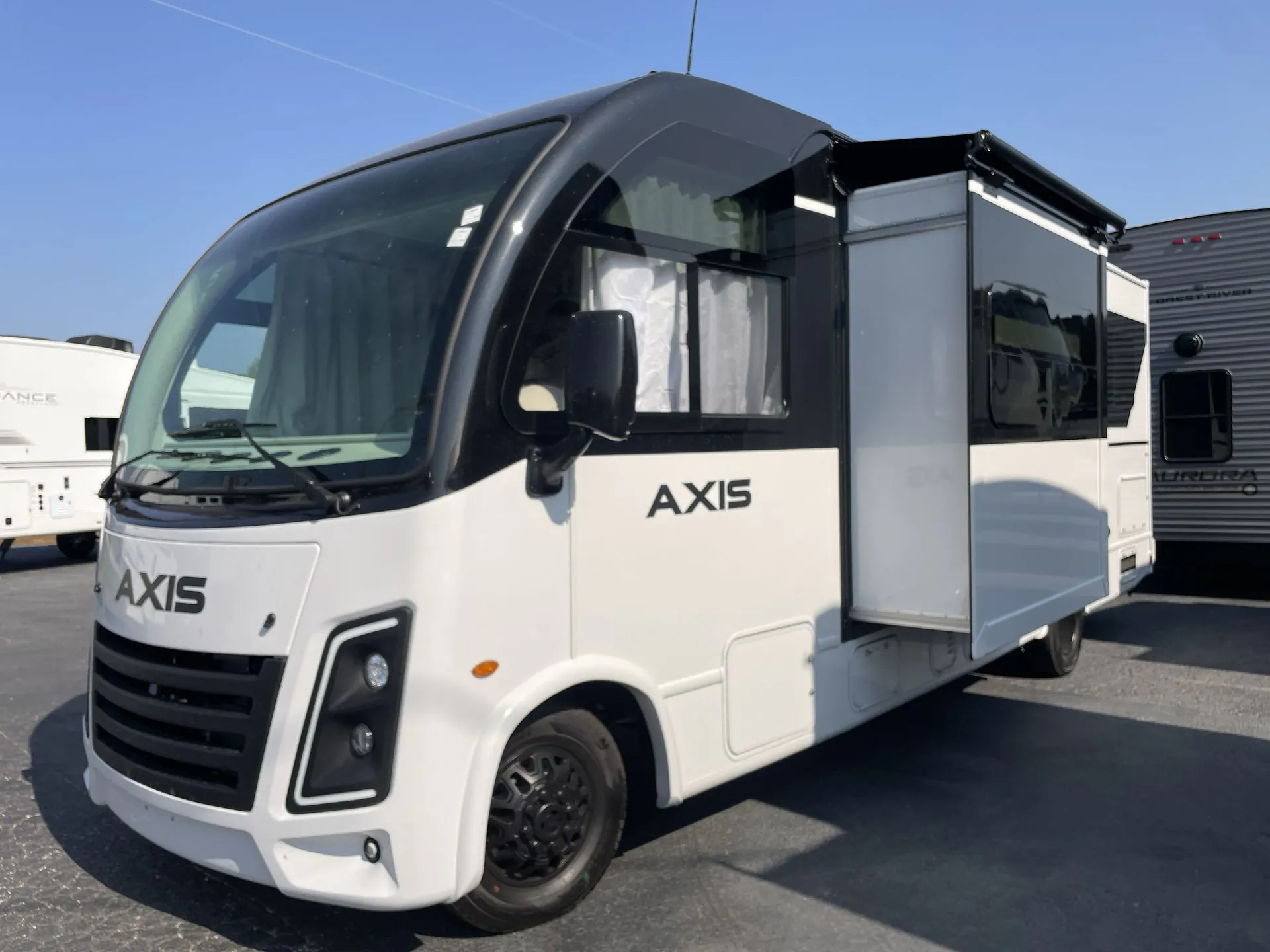 2026 Thor Motor Coach Axis 26.2 - Photo 3