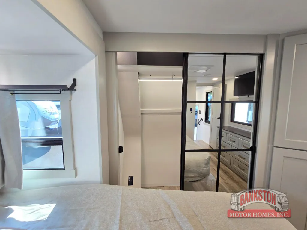 2027 Brinkley Model G 3970, Photos photo 44