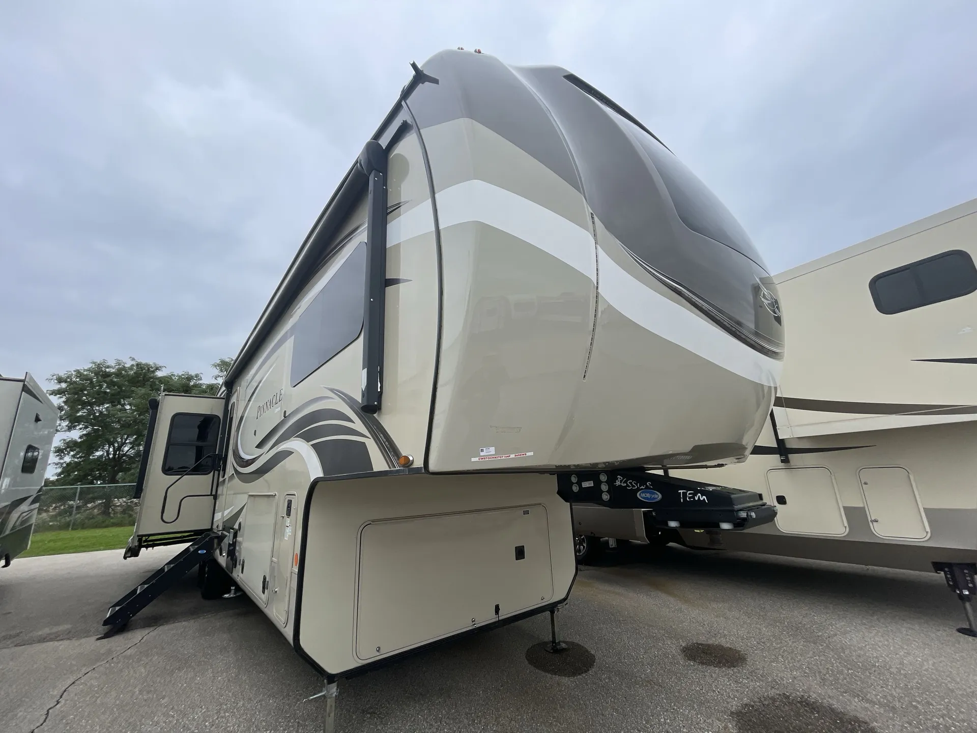 2020 Jayco Pinnacle 36SSWS - Photo 2