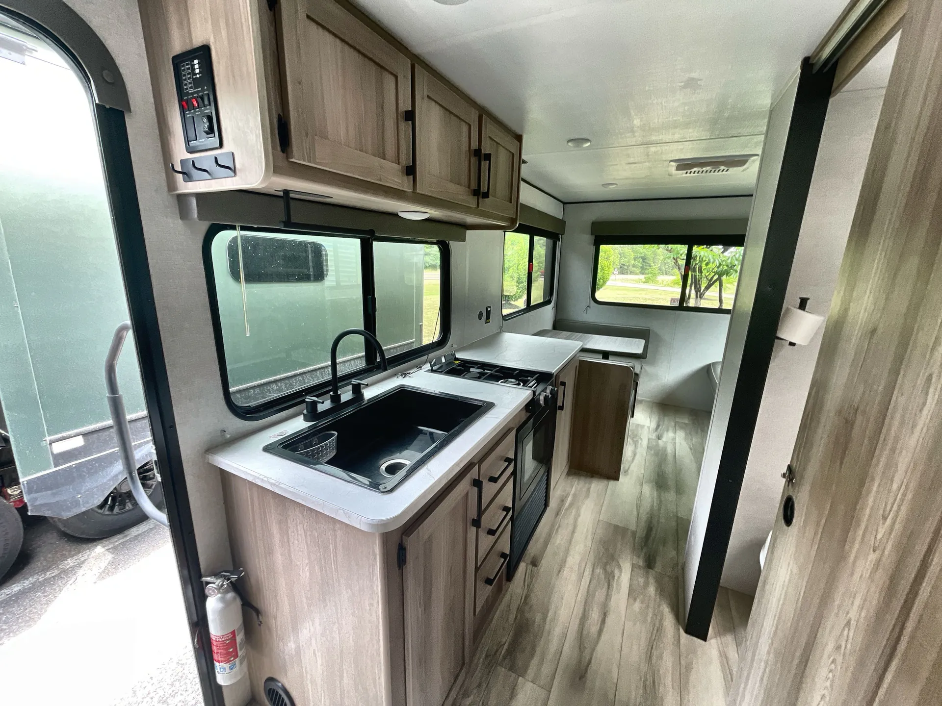 2025 Keystone Coleman 19R — living area main