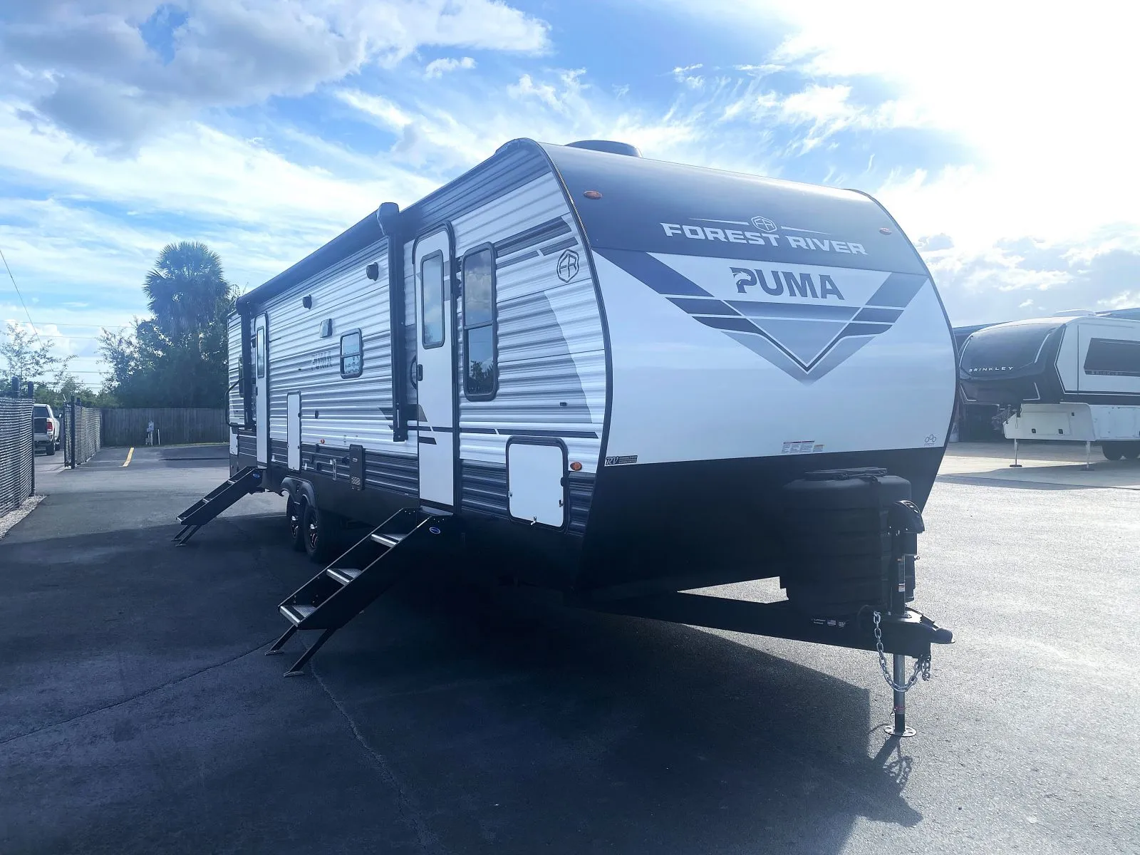 2021 Forest River Cherokee Arctic Wolf 287BH - Photo 4