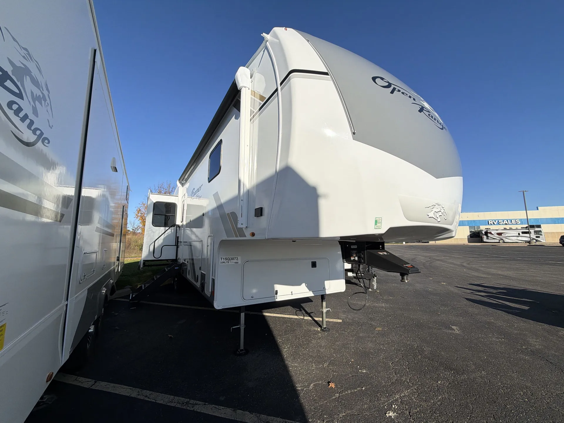 2026 highland ridge Roamer 32RLTS - Photo 2