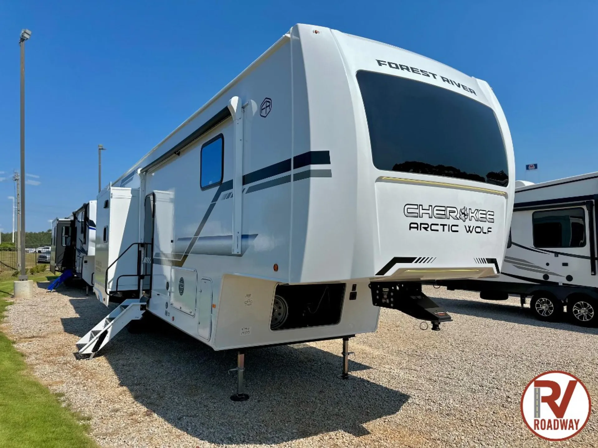2026 Forest River Cherokee Arctic Wolf 3750SUITE - Photo 2