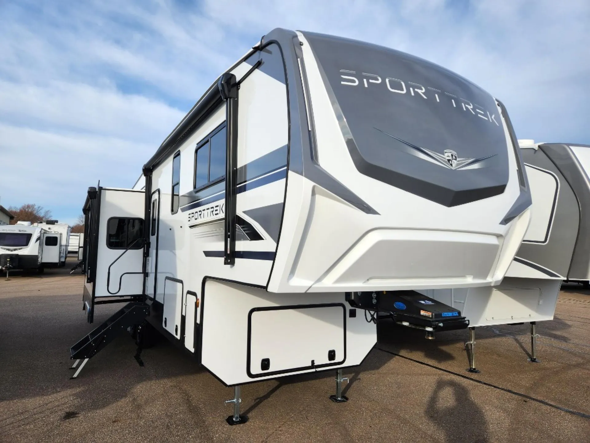 2026 Venture RV SportTrek Touring Edition STF303VIK - Photo 2