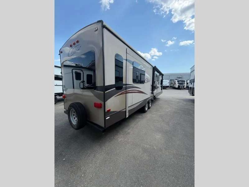 2015 Keystone RV Cougar X-Lite 31RLT - Photo 4