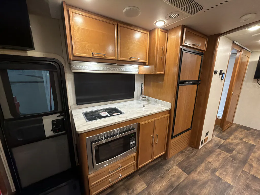 2019 Tiffin Wayfarer 24 FW, Photos photo 12