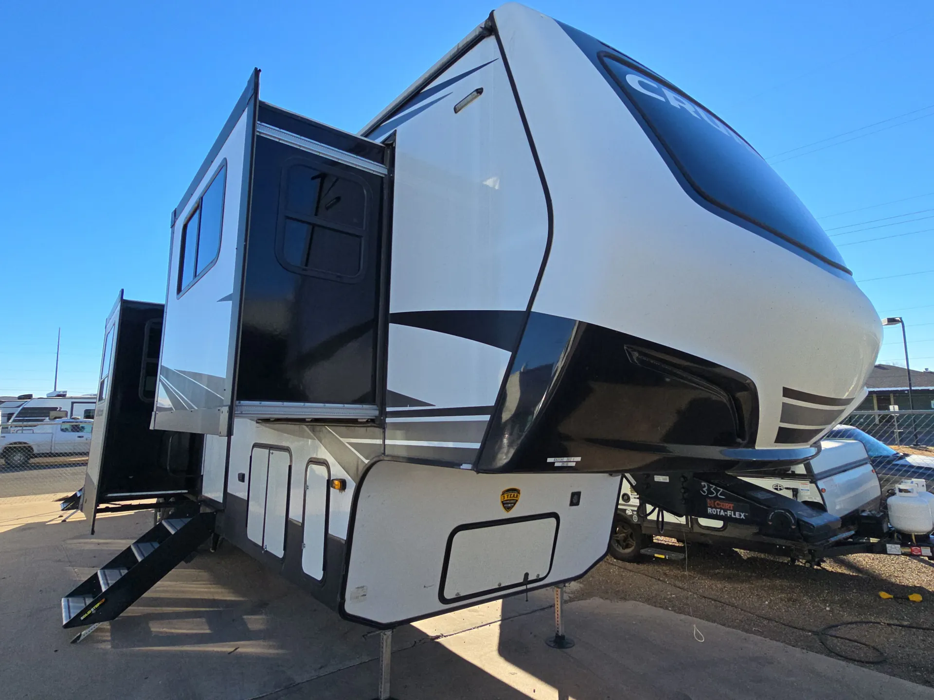 2022 CrossRoads Cruiser CR3851BL - Photo 2