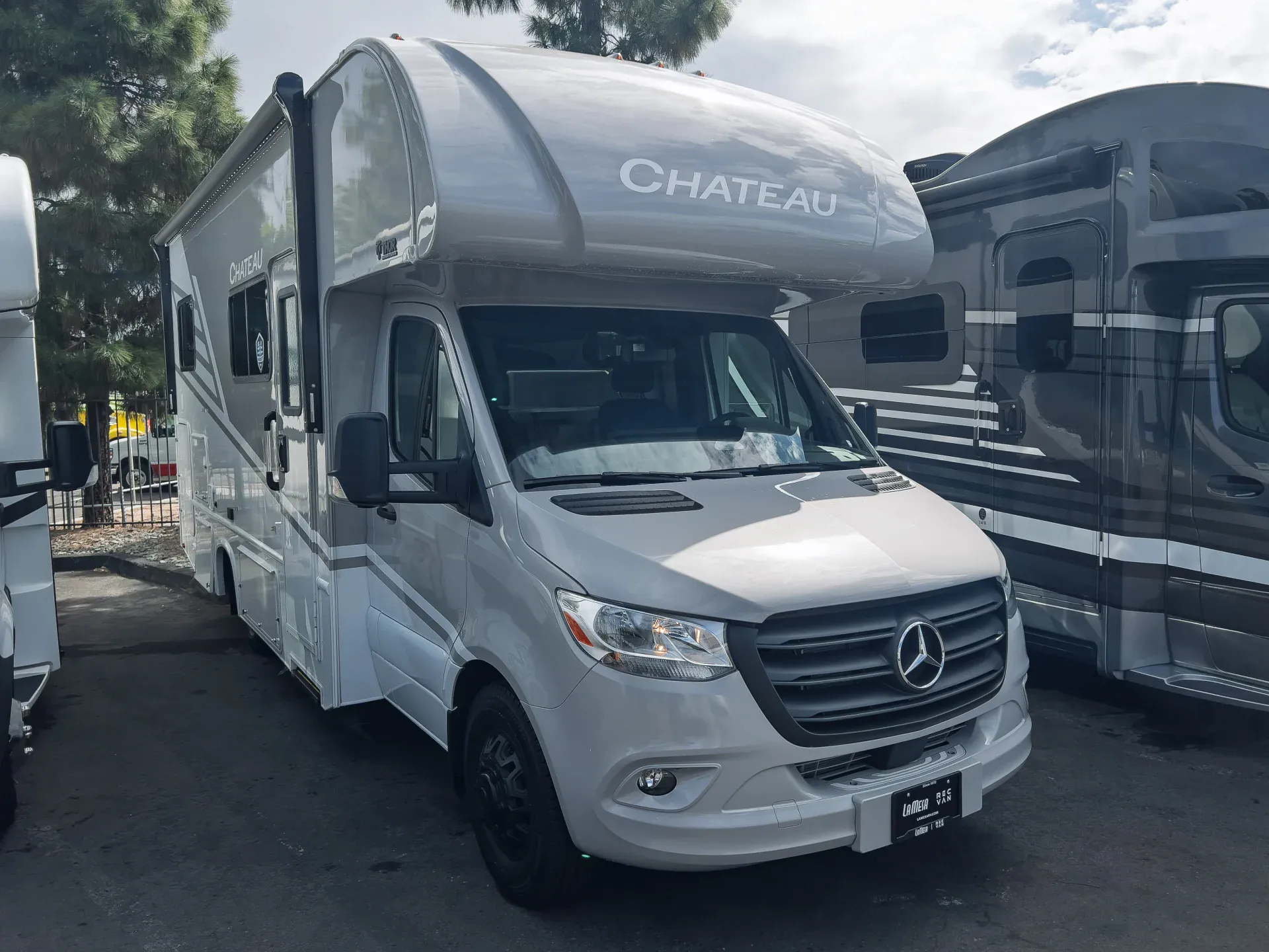 2026 Thor Motor Coach Chateau Sprinter 24LV - Photo 2