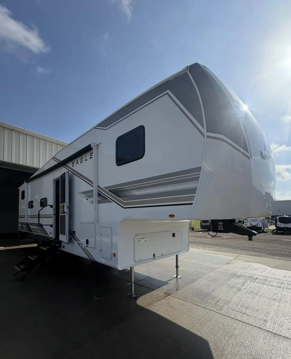 2027 Jayco Eagle SLE 28BHU - Photo 2