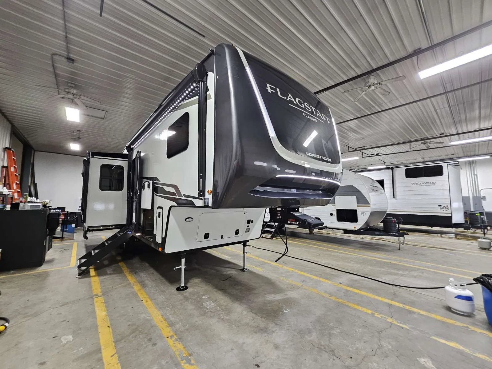 2026 FOREST RIVER FLAGSTAFF 331RL - Photo 2