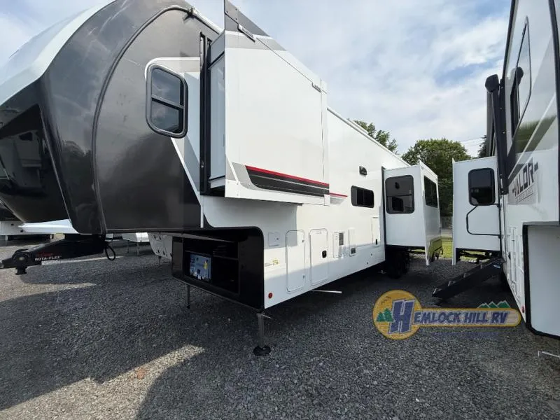 2027 Alliance RV Valor 36A10 - Photo 3