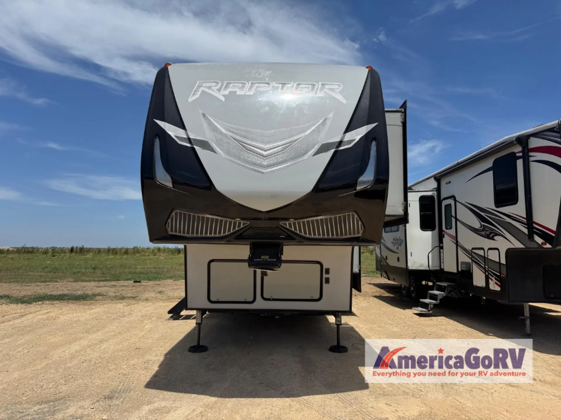 2019 Keystone Raptor 424 - Photo 3