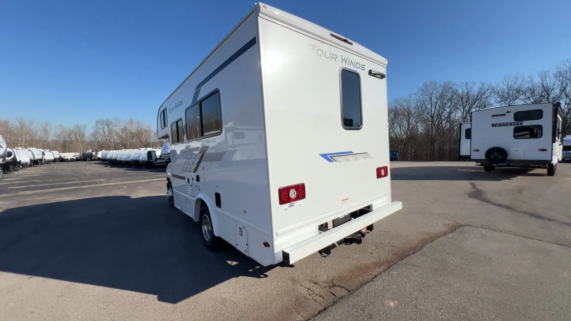 2026 Thor Motor Coach Four Winds 19X - Photo 3