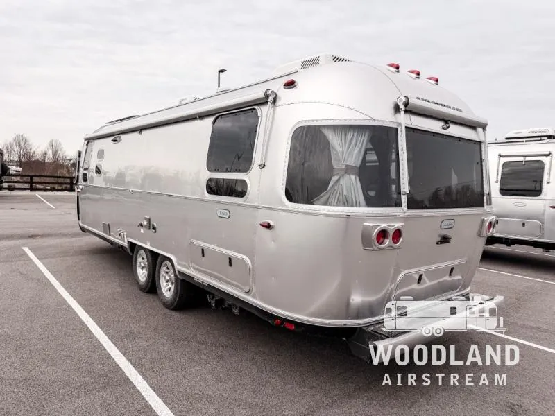 2026 Airstream Classic 28RB - Photo 3