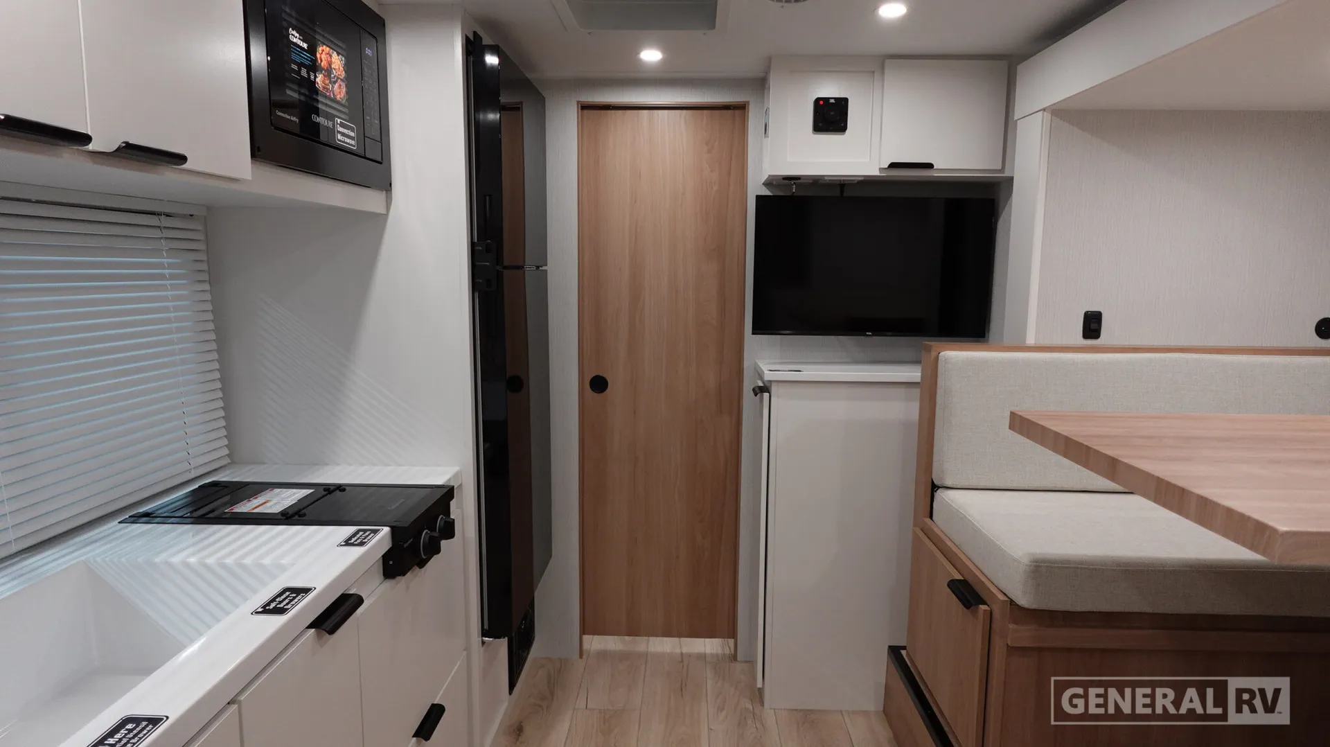 2027 Winnebago Micro Minnie 2108TB - Photo 3