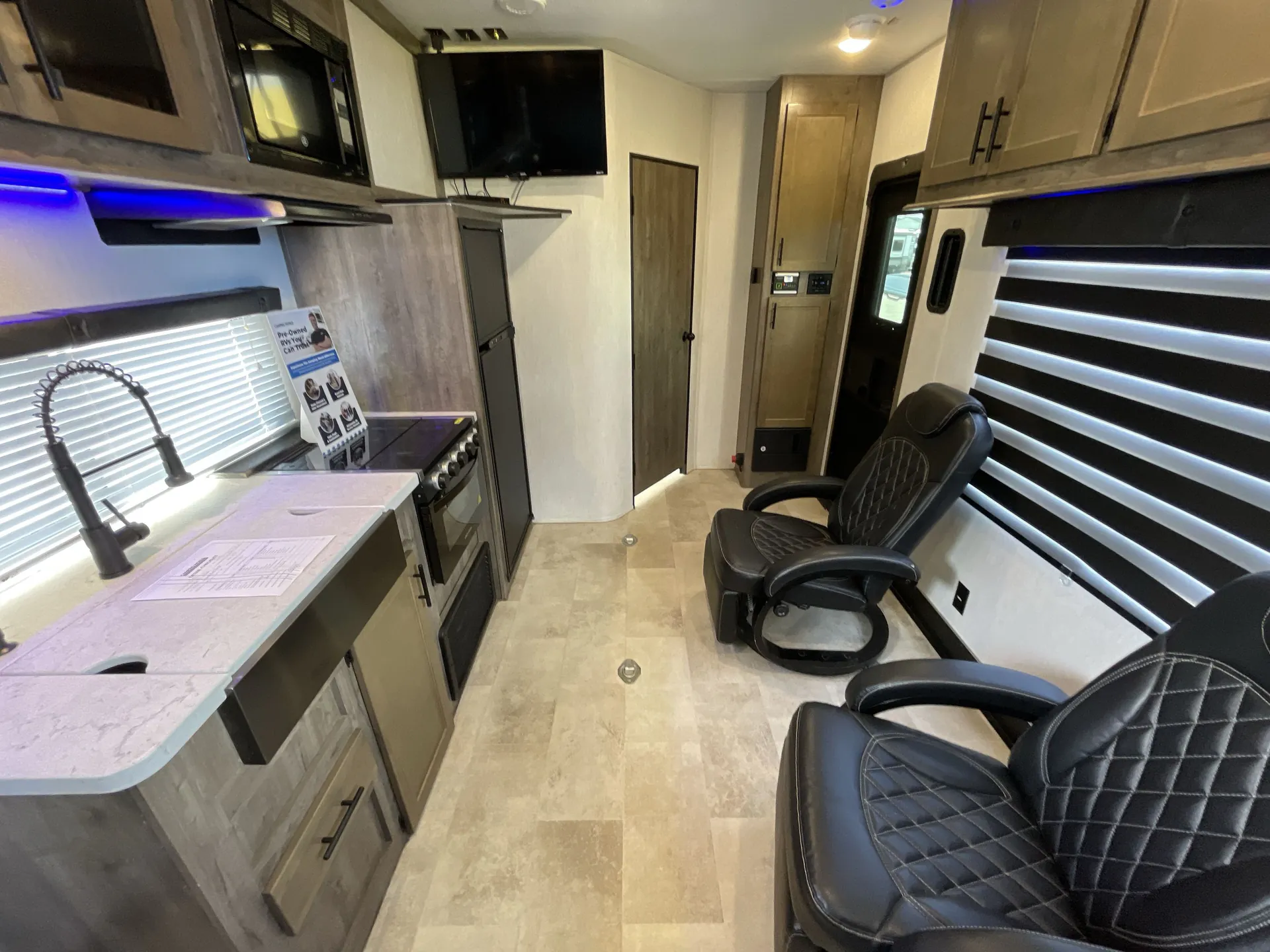2021 Forest River Vengeance Rogue 25V — passenger seat