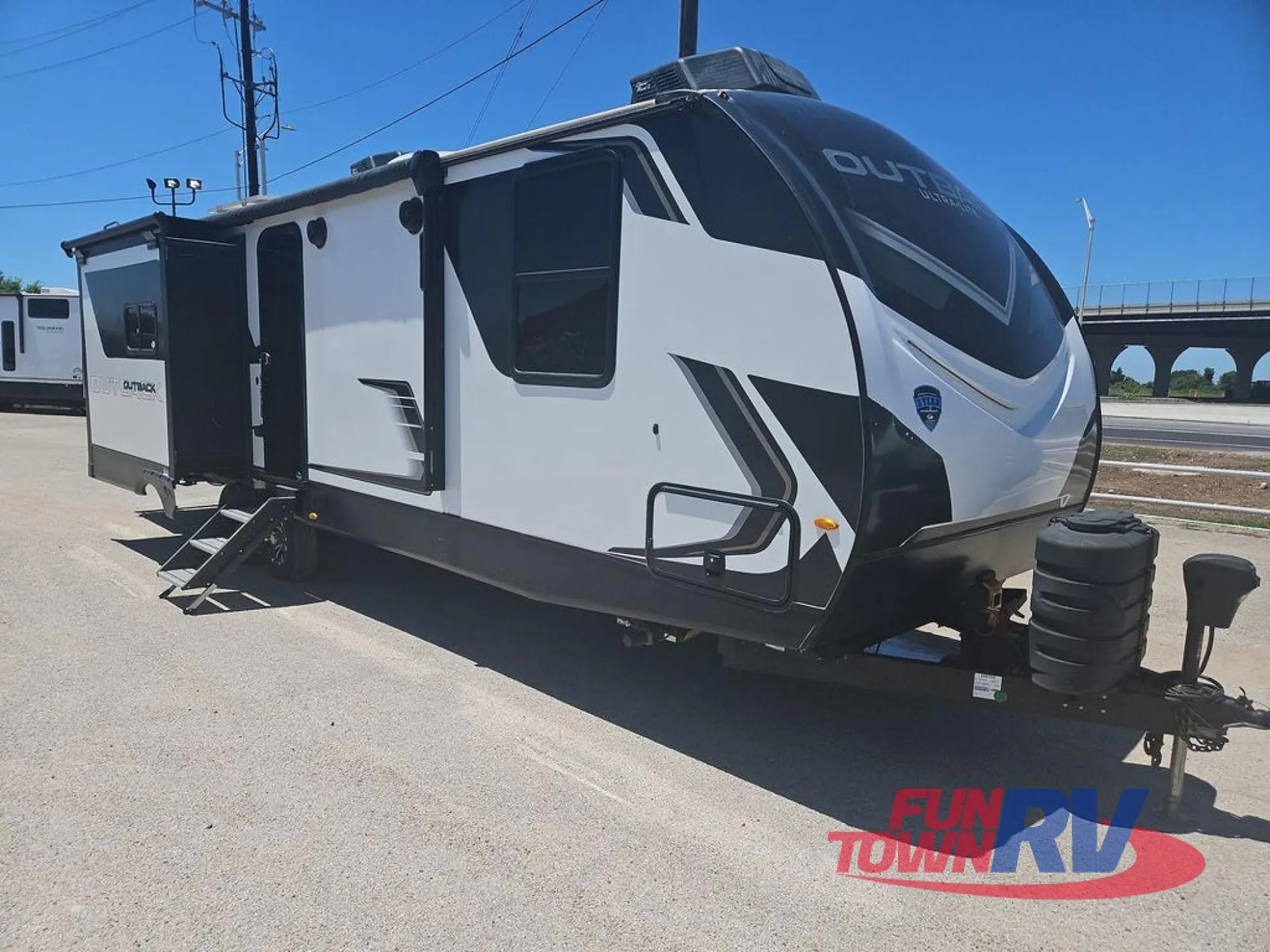 2024 Keystone Outback Ultra-Lite 296URK - Photo 3