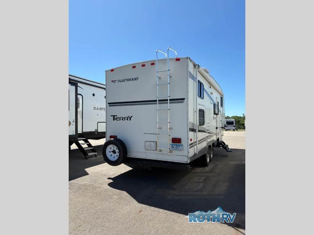 2008 Fleetwood RV Terry 295BHDS - Photo 3