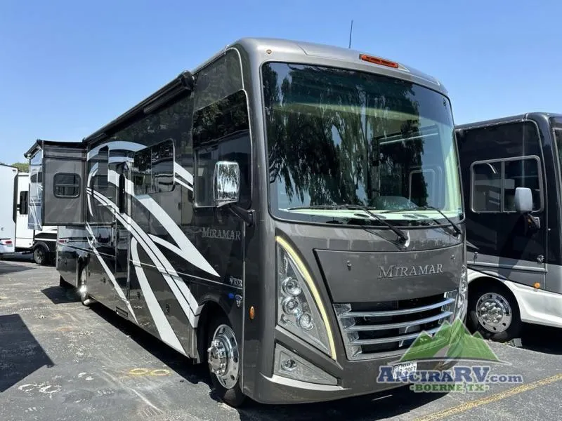 2022 Thor Motor Coach Miramar 34.7 - Main photo