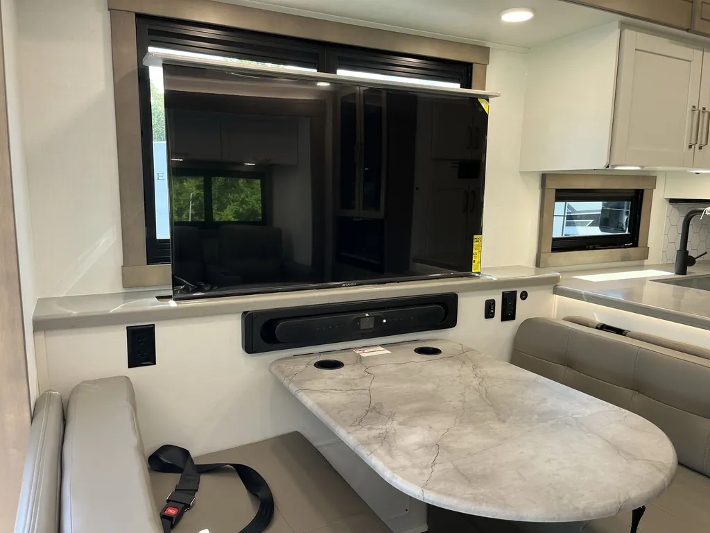 2027 Entegra Coach Vision XL 36C, Photos photo 11
