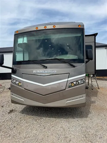 2017 Winnebago Forza 34T - Photo 4
