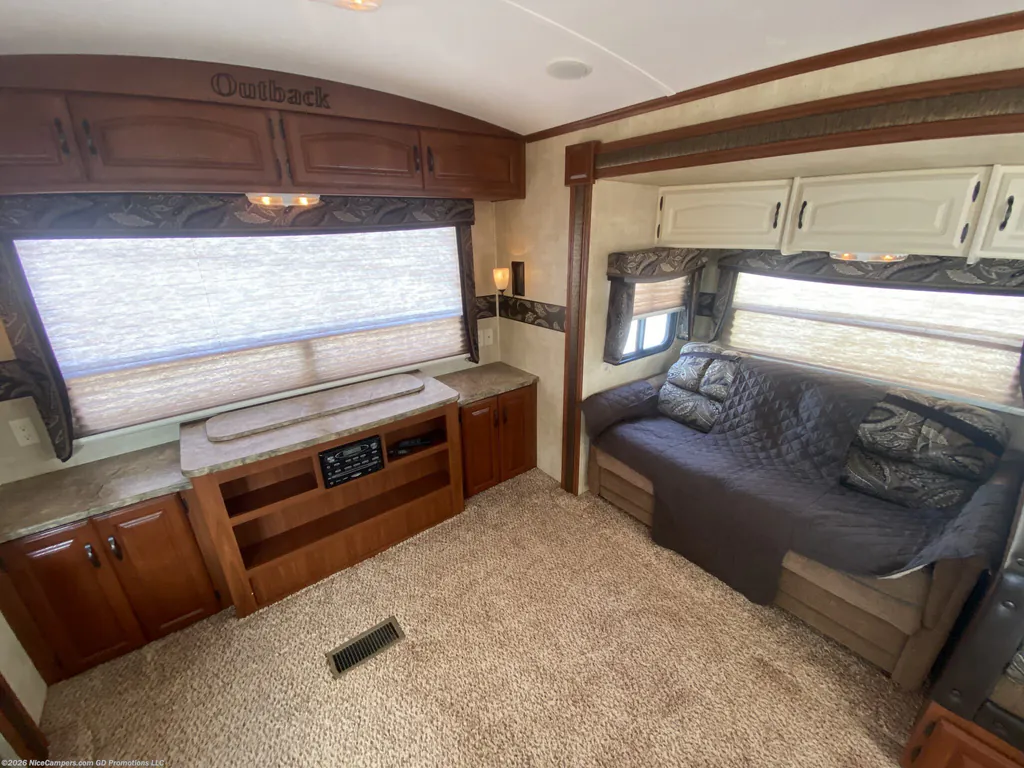 2012 Keystone Outback 298RE, Photos photo 11