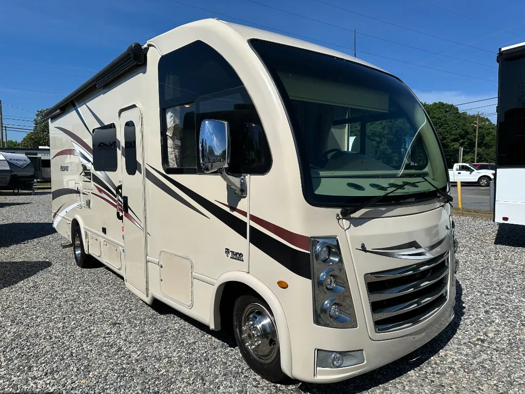 2021 Thor Motor Coach Vegas 25.6 - Photo 4