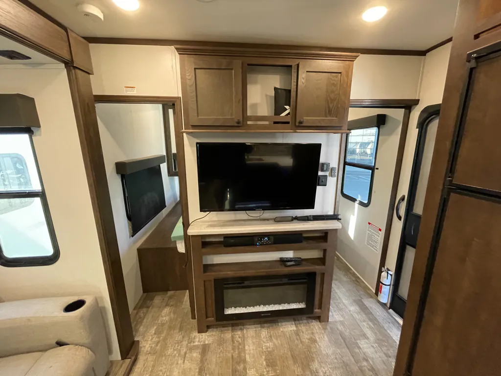 2022 Forest River XLR Hyperlite 3212, Photos photo 5