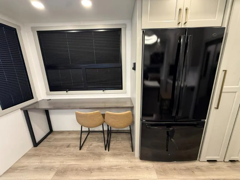 2025 Brinkley Model G 3950, Photos photo 4