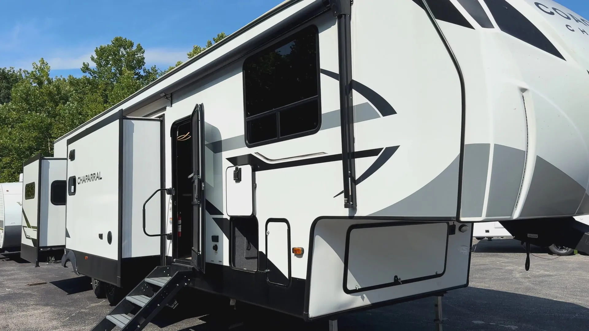 2025 Coachmen Chaparral 375BAF - Photo 3