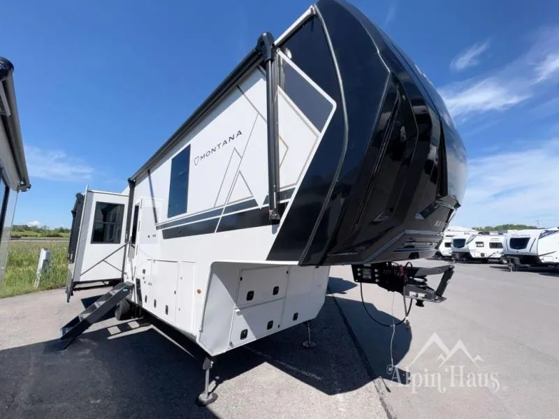 2026 Keystone Montana 3100RL - Photo 2