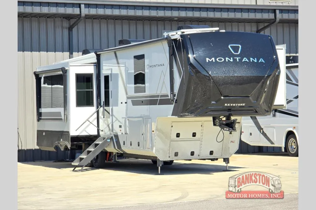 2026 Keystone Montana 3100RL - Photo 2