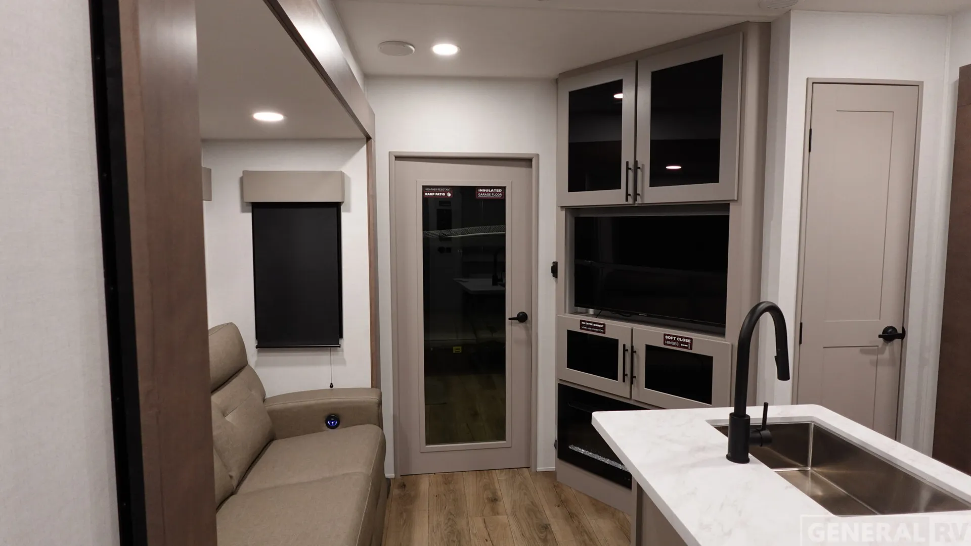 2026 Alliance RV Valor All-Access 32T13 - Photo 3