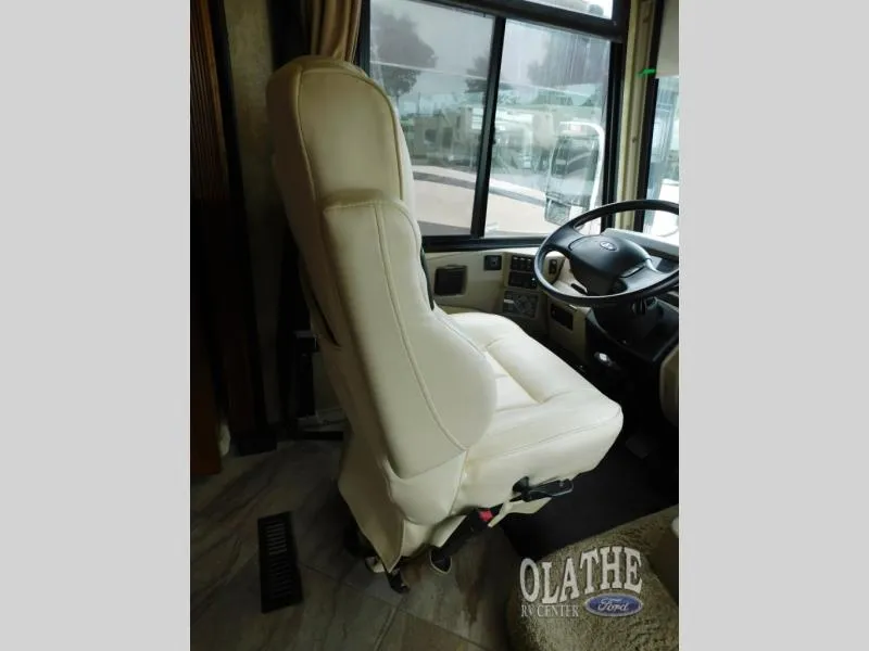 2017 Winnebago Suncruiser 37F - Photo 3
