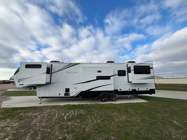 2026 Grand Design Solitude 376RD - Photo 4