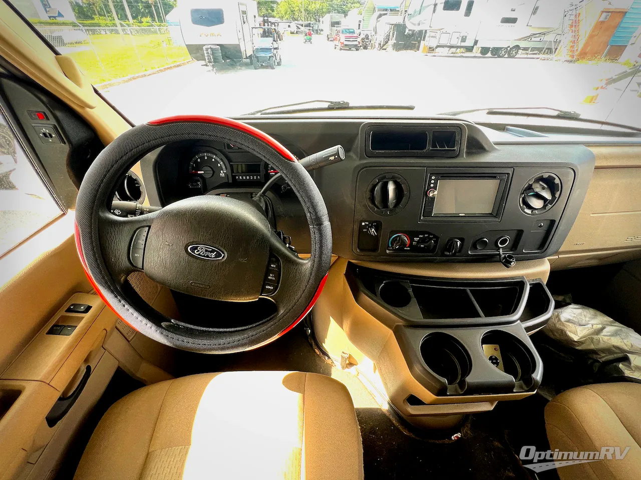 2015 Forest River Sunseeker 3170DS — Photo 7