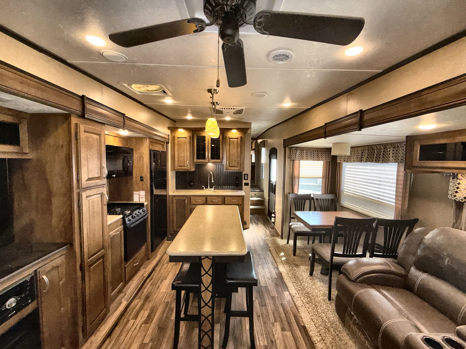 2018 Coachmen Chaparral 360IBL — living area main