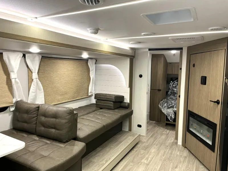 2026 Forest River Wildwood X-Lite 26ICE — Photo 6