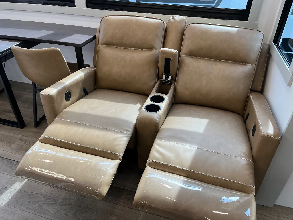 2026 Brinkley Model G 4100, Photos photo 14