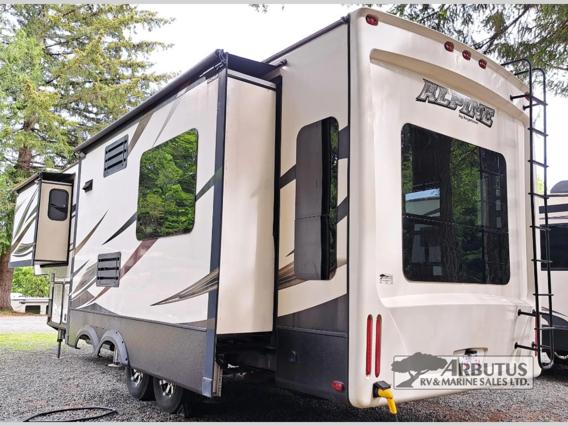 2016 Keystone Alpine 3100RL - Photo 3