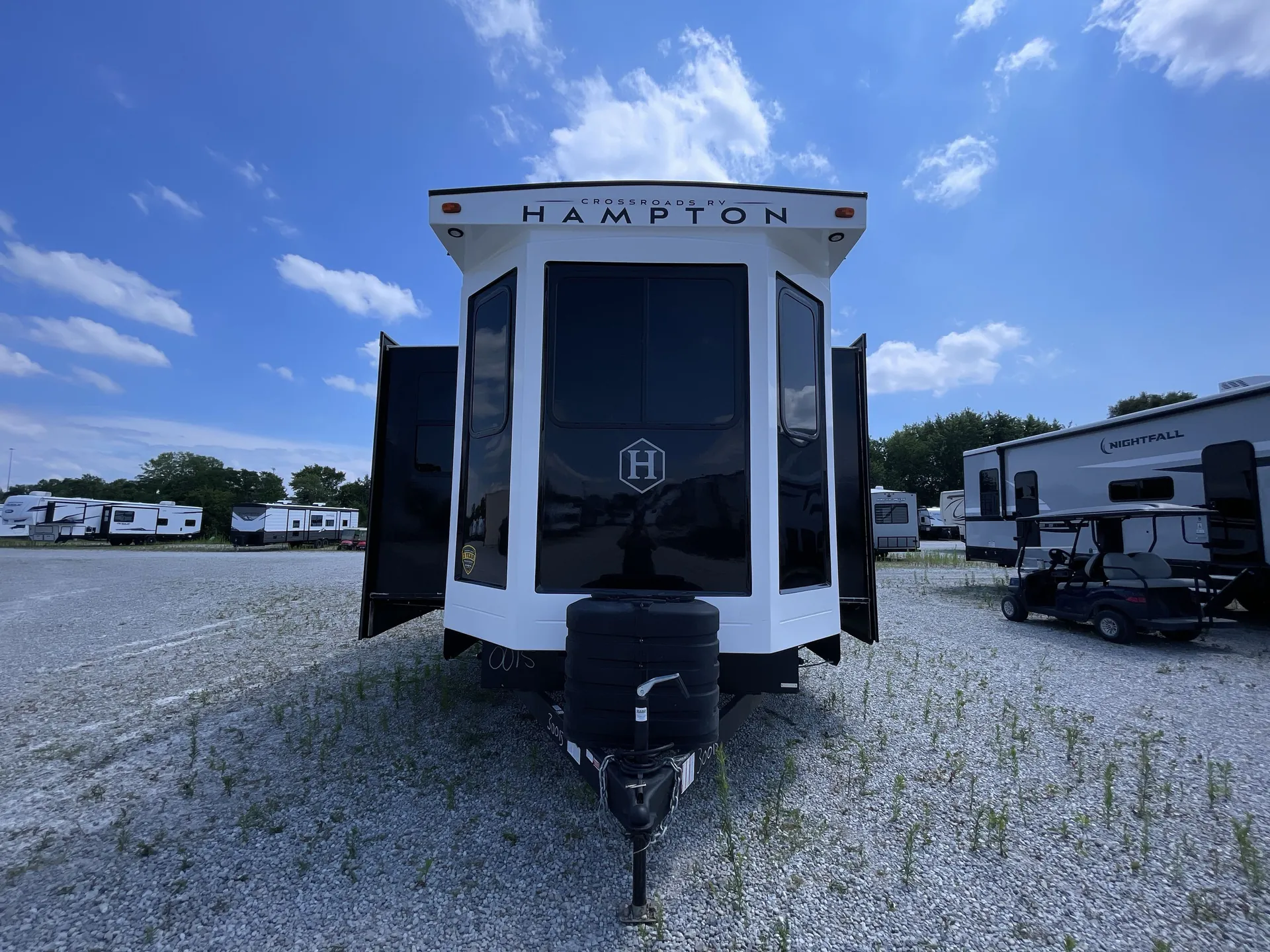 2024 CrossRoads Hampton 372FDB — front