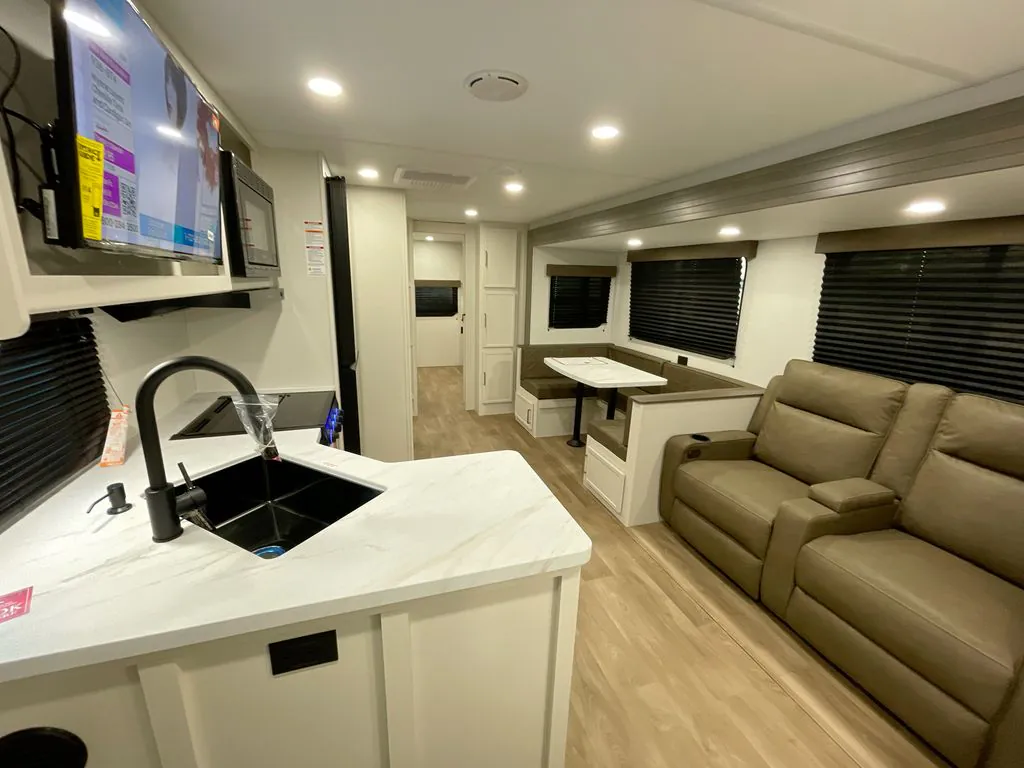 2027 Grand Design Transcend 335BHT, Photos photo 9