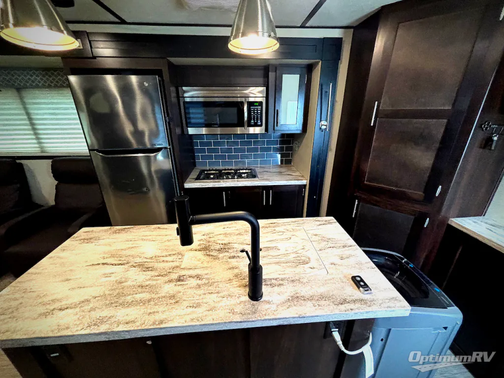 2019 Prime Time LaCrosse 3399SE, Photos photo 9