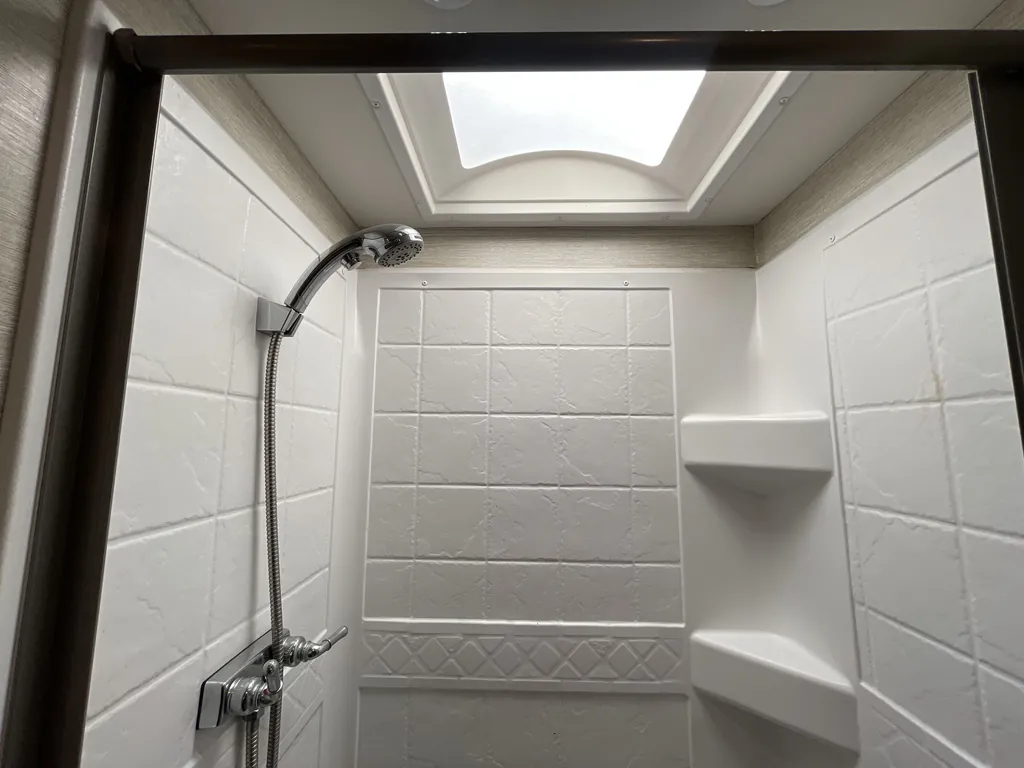 2020 Tiffin Wayfarer 25 RW, Photos photo 31