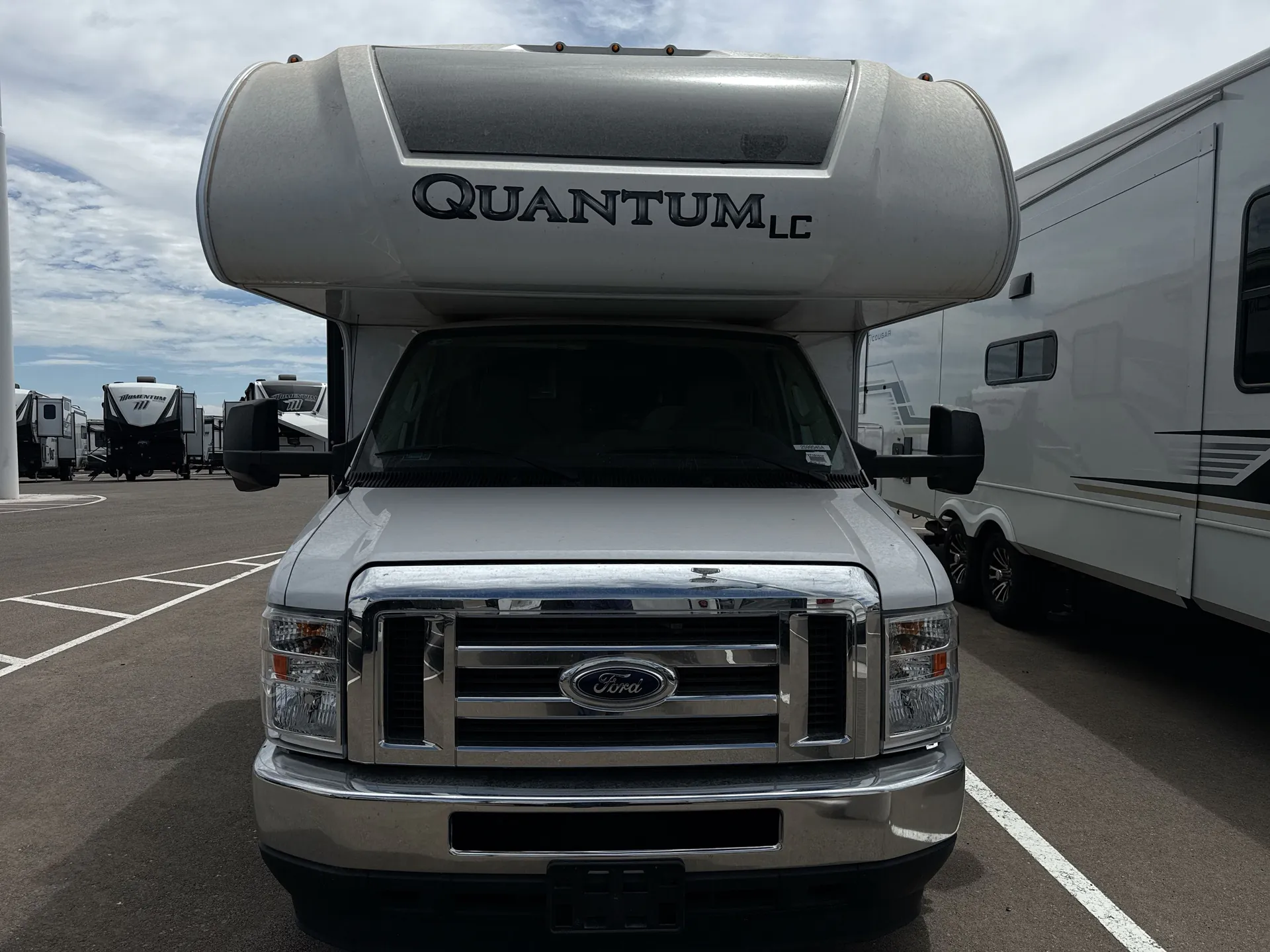 2023 Thor Motor Coach Quantum LC28 — front